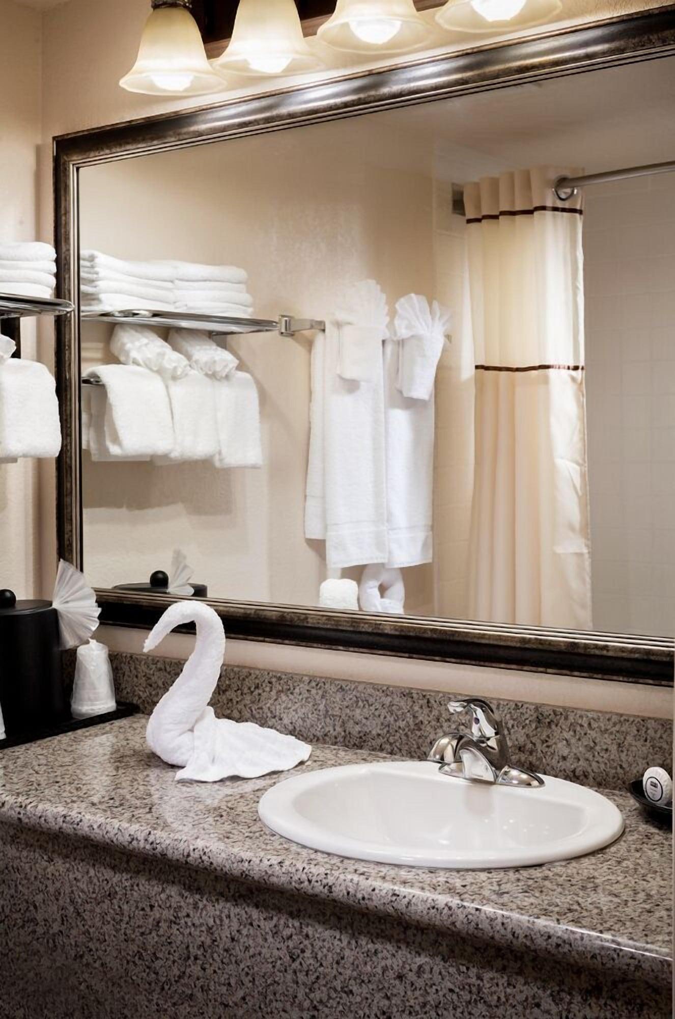 Castle Inn And Suites Anaheim Eksteriør billede