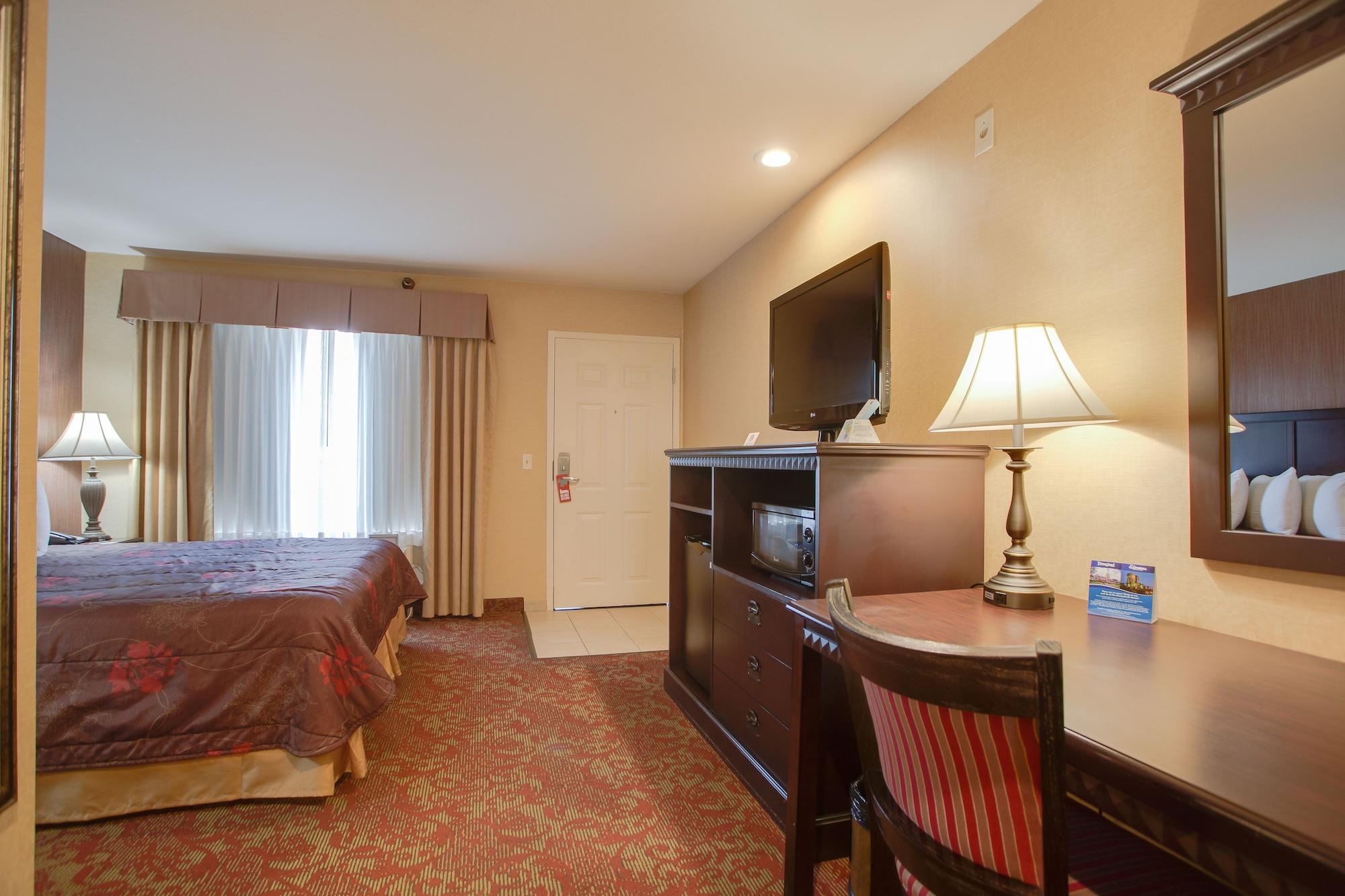 Castle Inn And Suites Anaheim Eksteriør billede