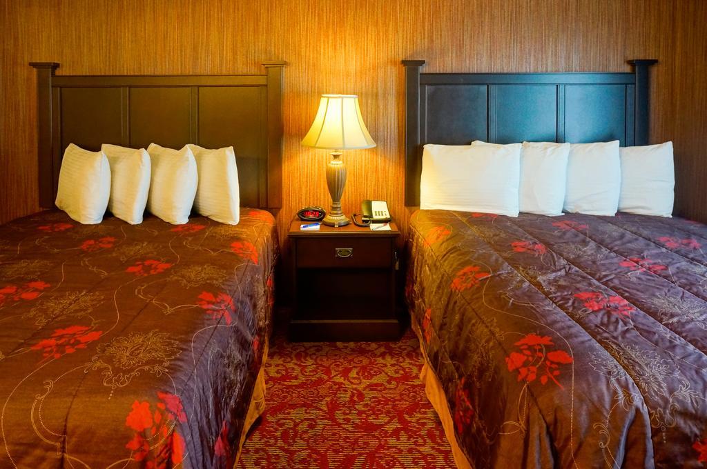 Castle Inn And Suites Anaheim Eksteriør billede