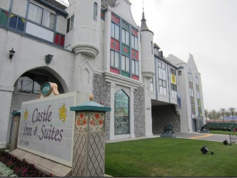 Castle Inn And Suites Anaheim Eksteriør billede