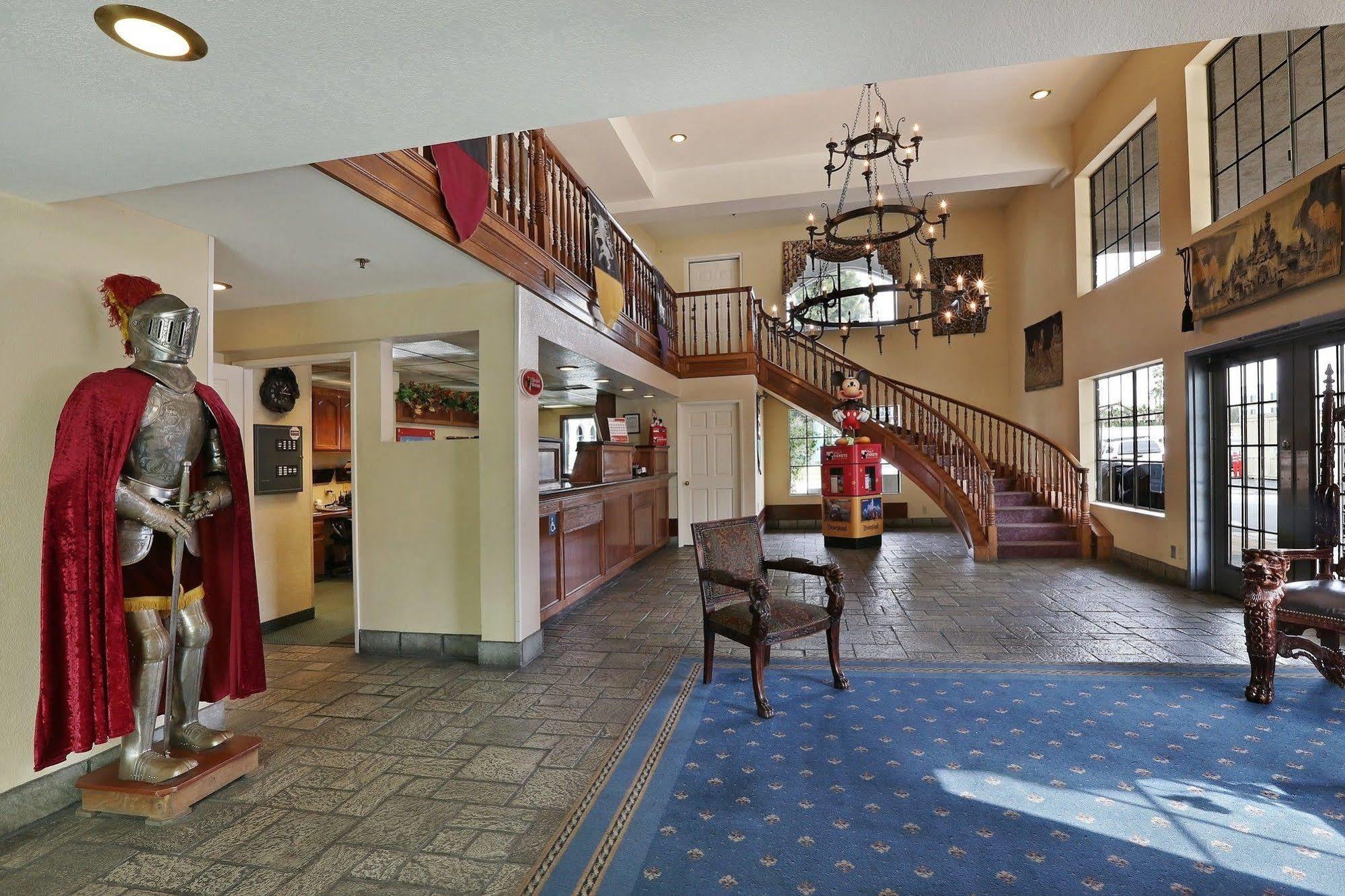 Castle Inn And Suites Anaheim Eksteriør billede